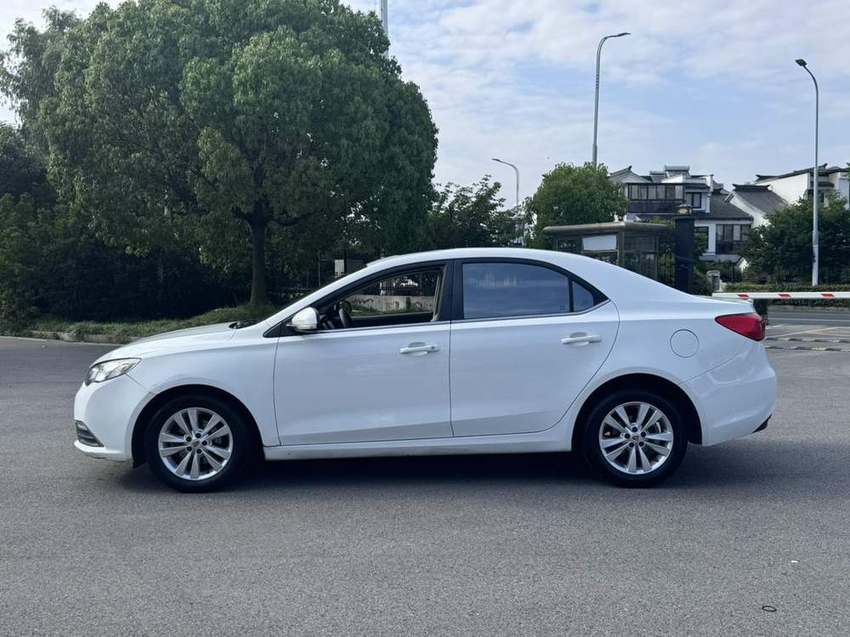 Roewe 360 2015